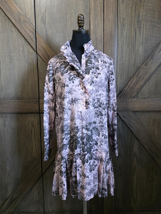 Tuckernuck Dresses & Skirts - Tuckernuck Blush Pink and Charcoal Floral Ruffle-Front Tunic Dress